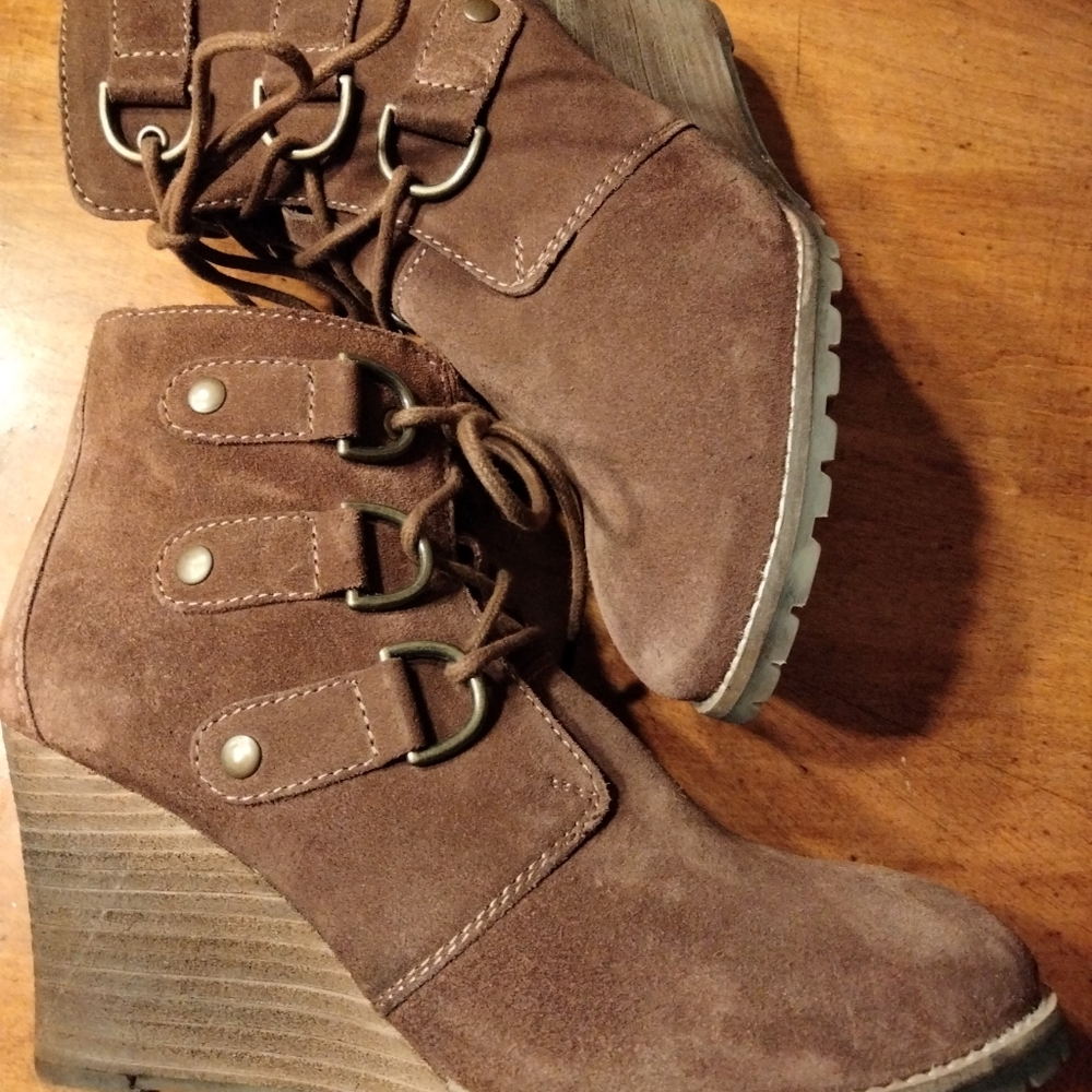 *SOLD* Diba True Bianca Lace Up Wedge Boots
